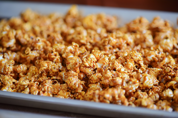 Sweet And Crunchy Grandma’s Caramel Popcorns