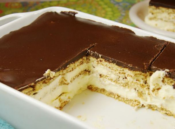 No Bake Chocolate Eclair Cake Recipe