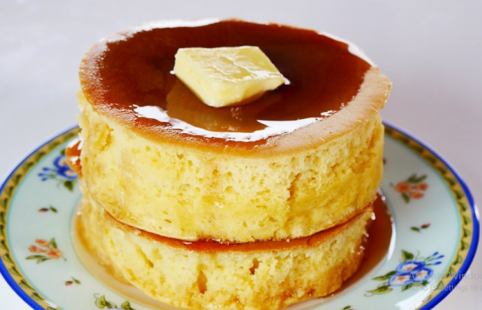 Japanese-style Souffle Pancakes are Incredibly Fluffy