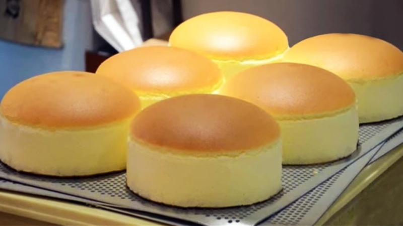 Fluffy, Jiggly Japanese Cheesecake