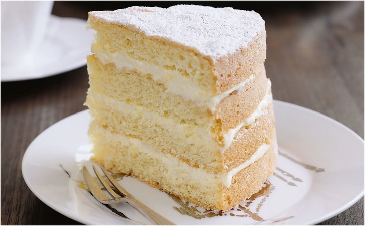 Lemon Mascarpone Sponge Cake