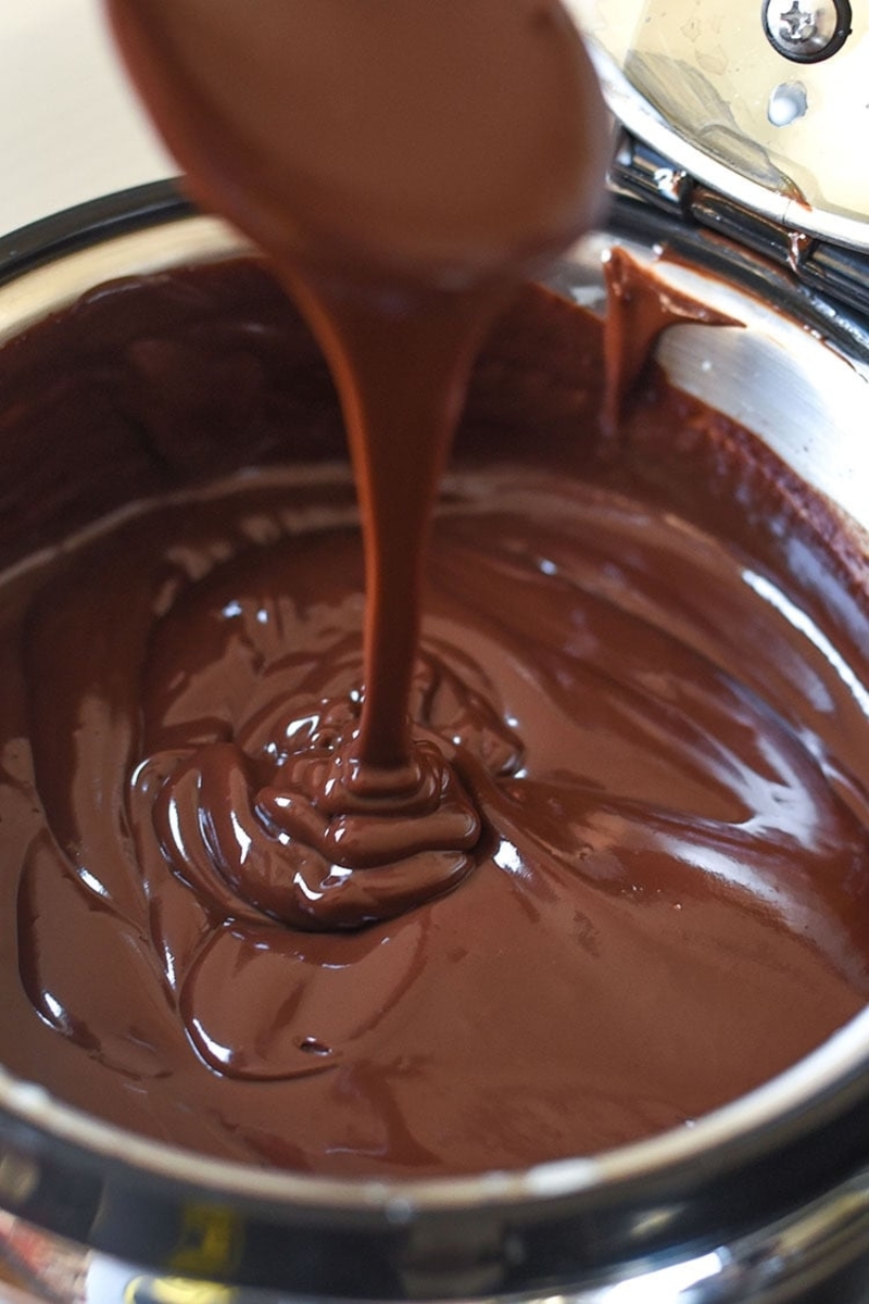 Шоколадный крем молоко какао. Ганаш с какао. ?Ганаш шоколадный ганаш. Глазурь ганаш. Шоколад для ганаша.
