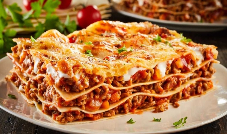 Classic and Simple Beef Lasagna