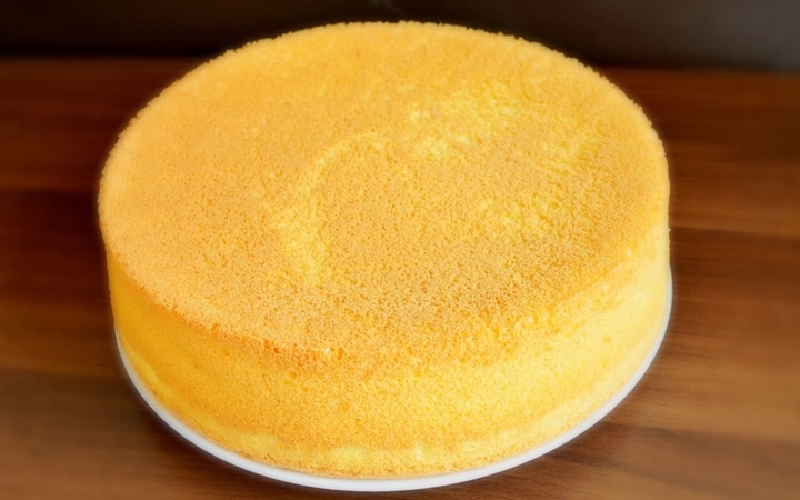 Super Soft and Irresistible Sponge Cake