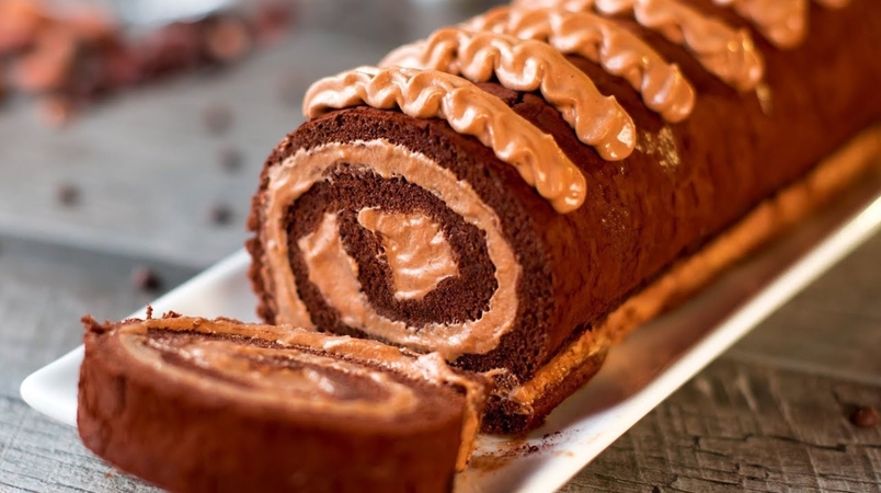 Chocolate Swiss Roll With Chocolate Filling
