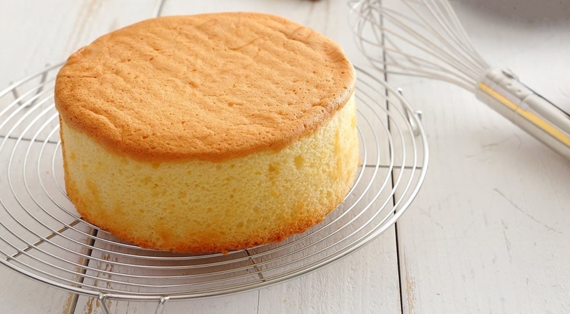 Light & Fluffy Spiced Sponge Cake Recipe ⋆ Shani's Sweet Art