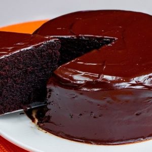 6 Minutes Eggless Chocolate Cake