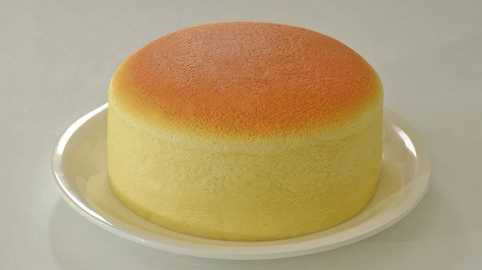 Super Fluffy and Jiggly Cheese Cake