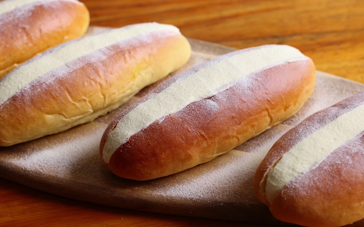 Cream Buns with Vanilla Whipped Cream