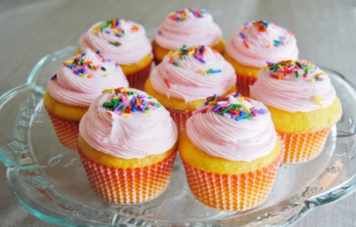 Lemonade Cupcakes with Pink Lemonade Frosting