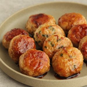 Pan-Fried Meatballs with Soy Sauce